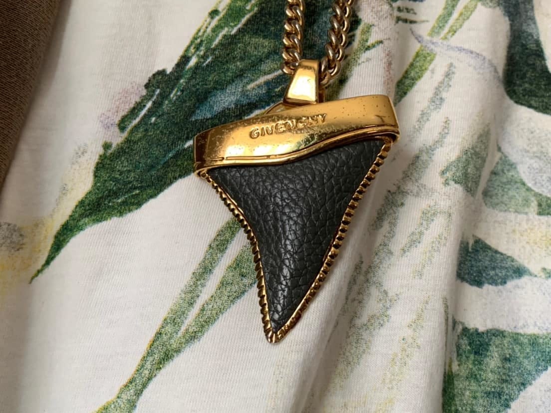 Givenchy シャークトゥース ネックレス ジバンシー ジバンシィ T Pablow Badhop ブリンブリン フリースタイルダンジョン 種まく苦労人